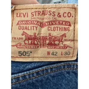 VINTAGE Levis Jeans Mens 42x30 505 Regular Fit Medium Wash Denim Made Y2K Mexico